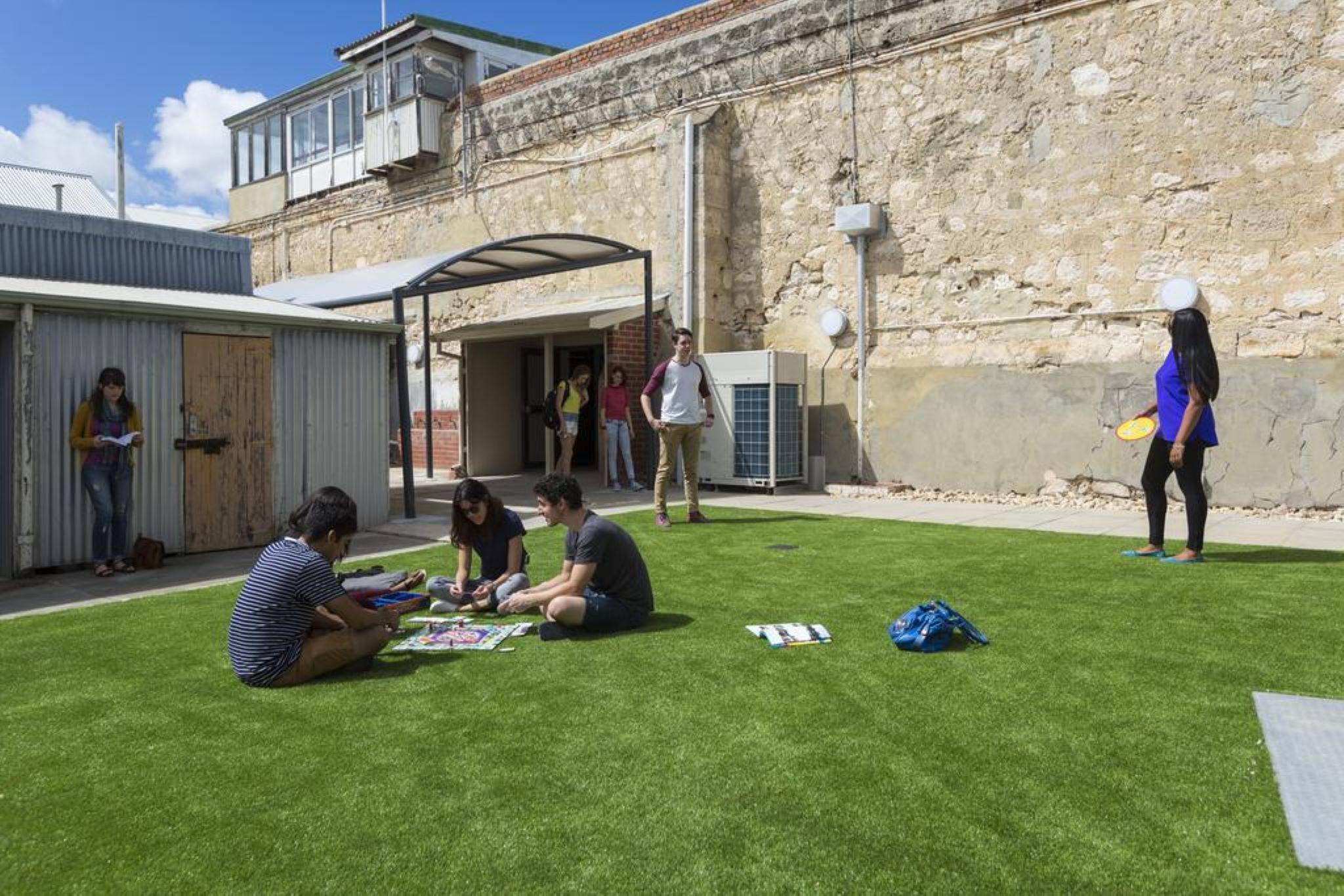 Хостел Yha Fremantle Prison Экстерьер фото