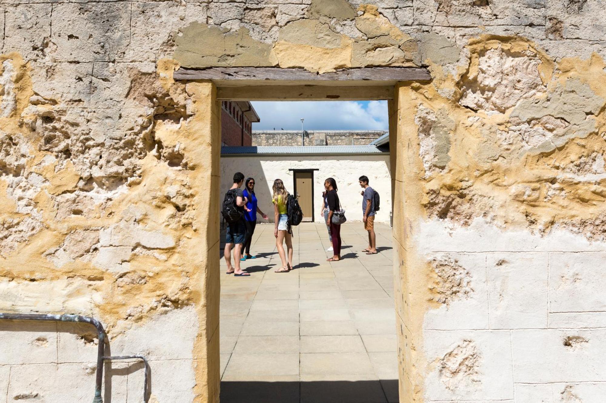 Хостел Yha Fremantle Prison Экстерьер фото